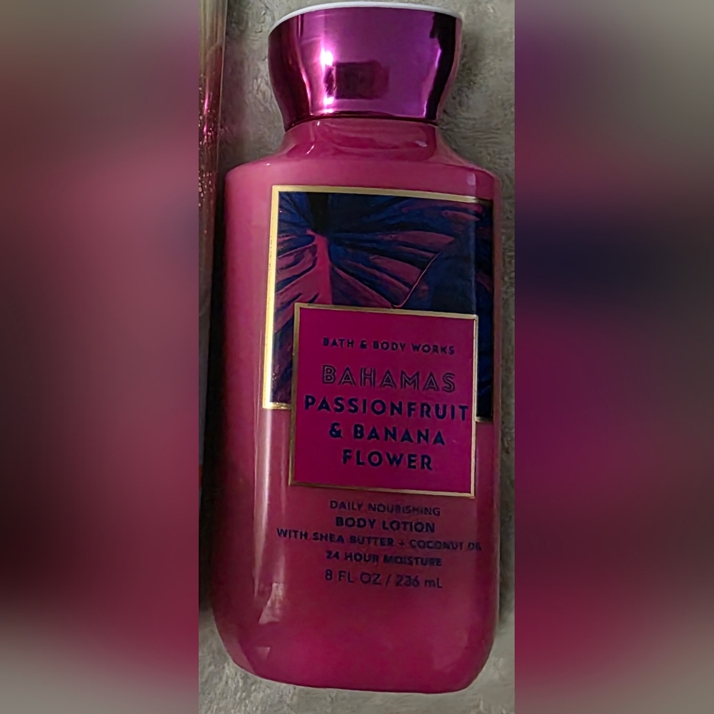 Bath & Body Works PASSIONFRUIT & BANANA FLOWER